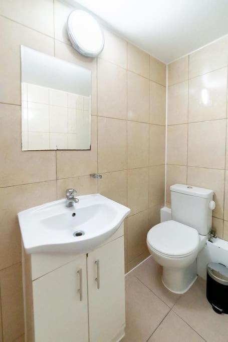 2 Bedroom Apartment Londyn Zewnętrze zdjęcie